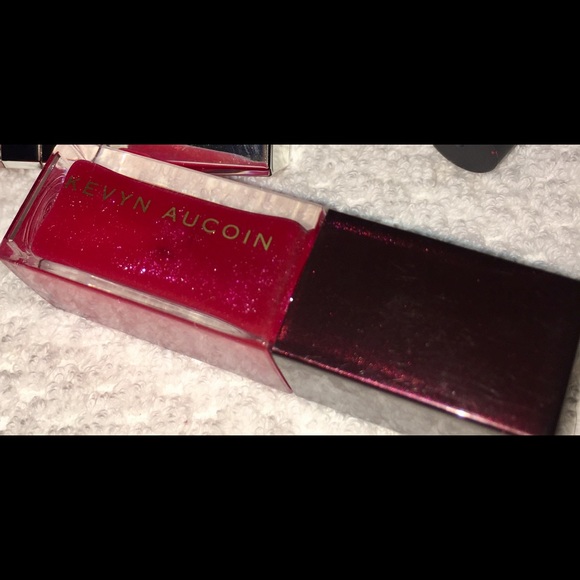 peace, ❤️ & 👄. 8 high end lipsticks & Gloss & bag - Picture 6 of 8